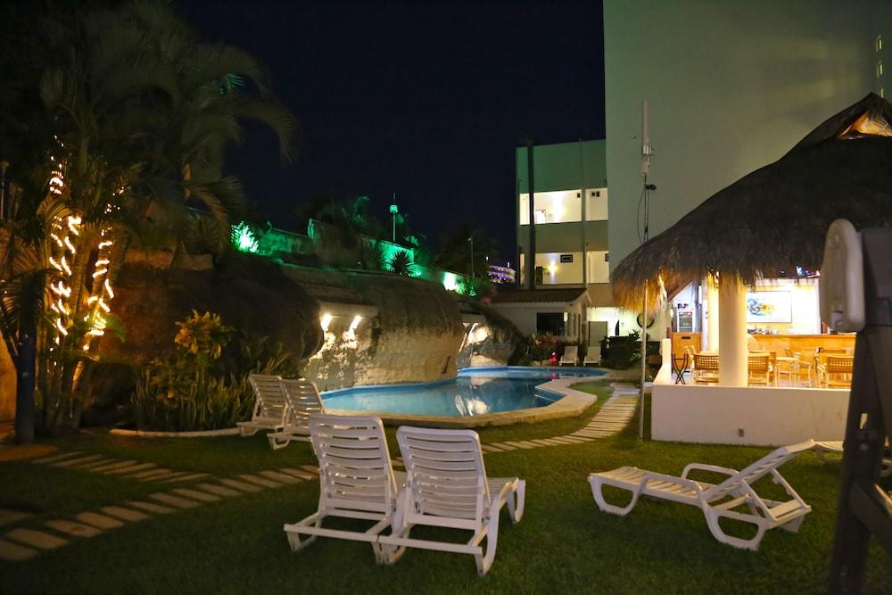 Hotel Alikar Санта Крус Уатулко Екстериор снимка