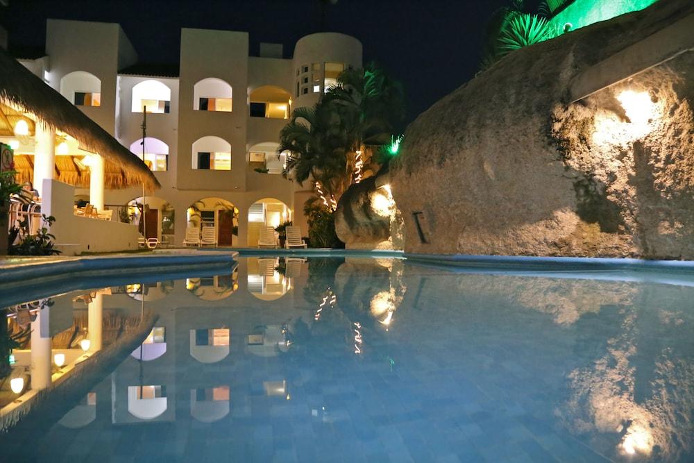 Hotel Alikar Санта Крус Уатулко Екстериор снимка